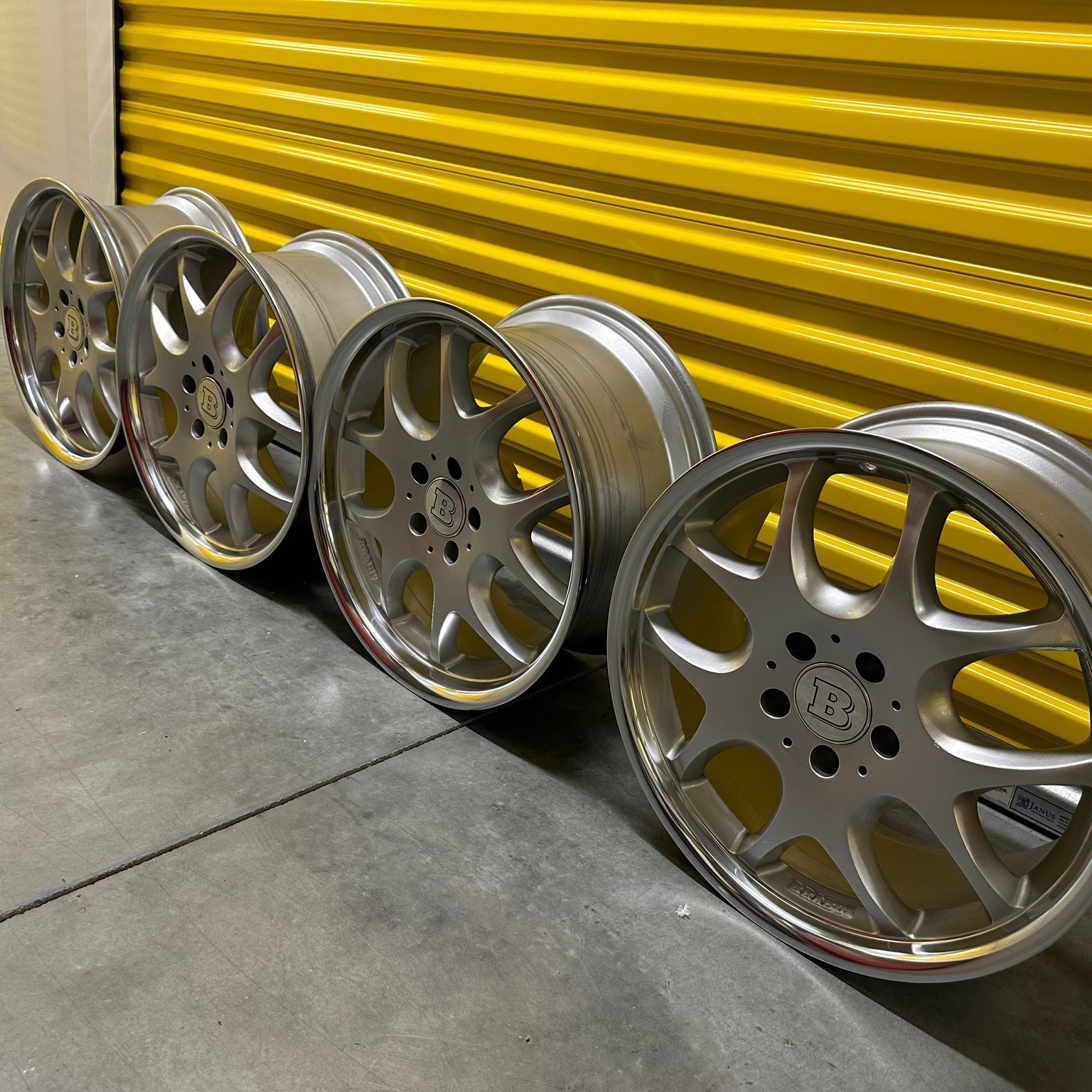Brabus Monoblock V 18-inch staggered Front 8.5Jx18 ET35 Rear 9.5 