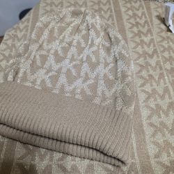 MK Scarf And Beanie 