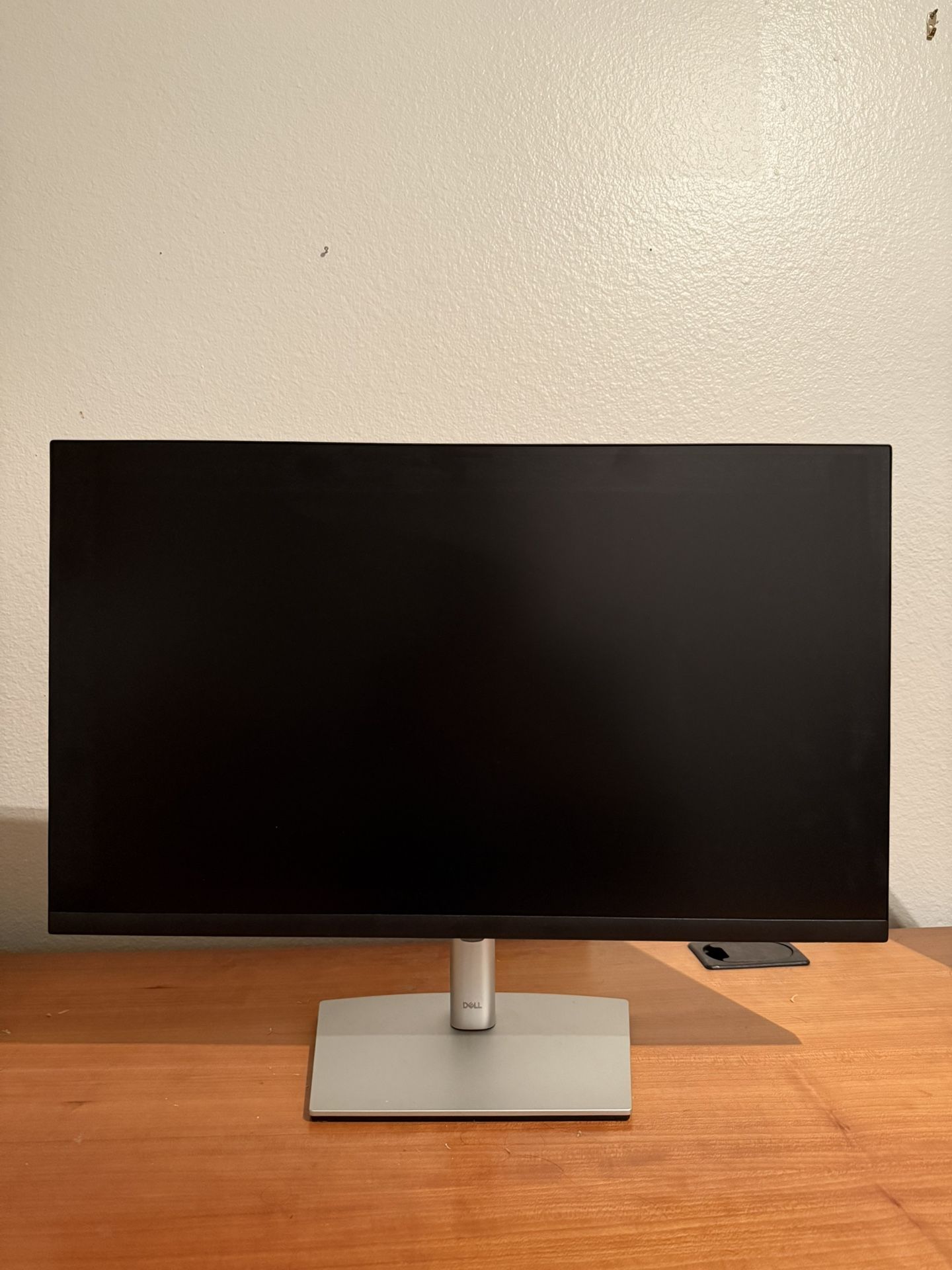 Dell P2723DE 27” QHD Monitor, HDMI Displayport USB-C