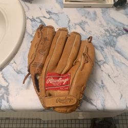 Lefty Baseball Glove