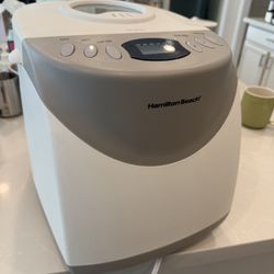 Hamilton Beach Digital Bread Maker 2LB