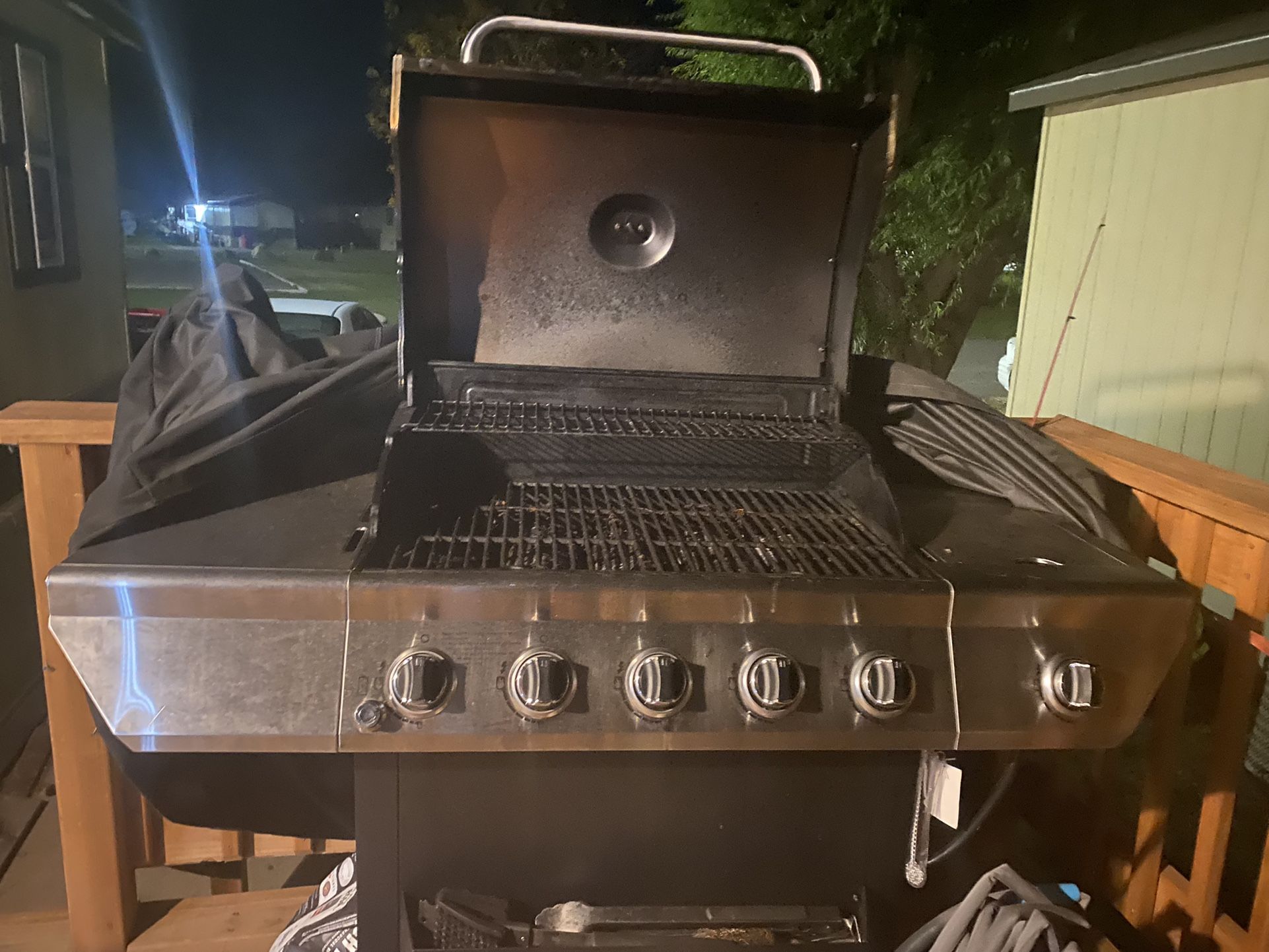 Nexgrill Five Burner Grill With Extra Burner On Right Side