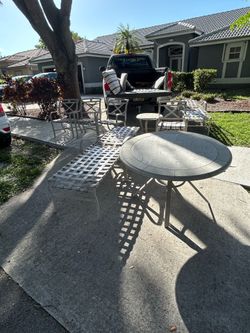 Patio Furniture (MUST GO TODAY!)