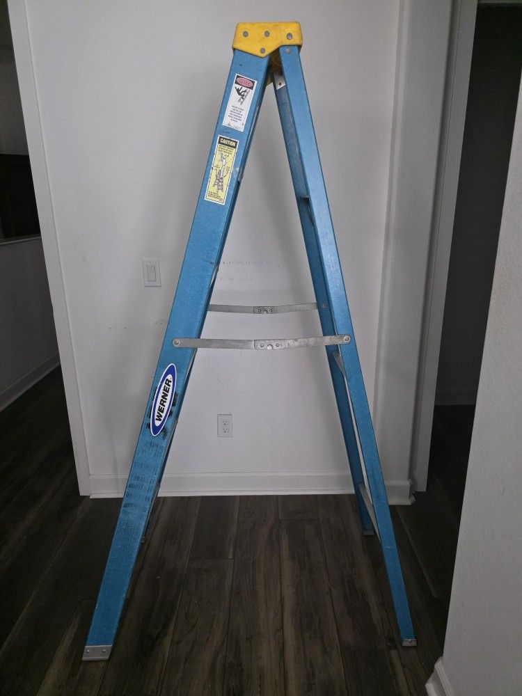 Ladder 6' Heavy Duty