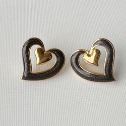 vintage black enamel gold tone heart stud earrings 3/4 inch