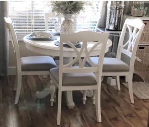 Dining Table & Chairs