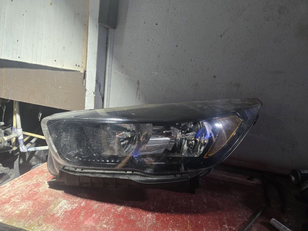 2017 2019 Ford Escape Driver Oem Halogen Headlight