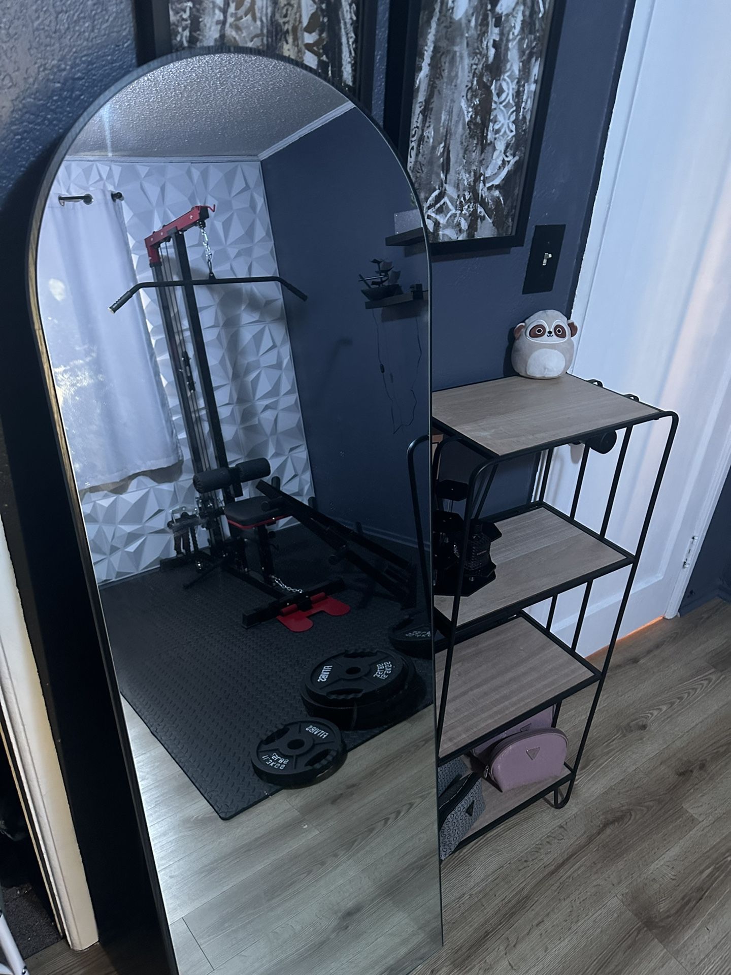 Vanity set Up With Full Body Mirror 