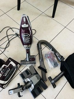 Shark Vacuum HV300 TRUE PET Rocket Deluxe Pro Corded Stick w/ LED Headlights It works very well, it comes with all its accessories