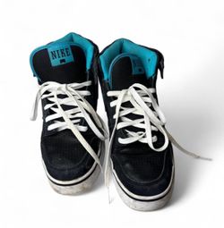 Nike Ruckus mid men’s shoes size 10 