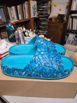 Brand New Nike Calm Slide M11/W12