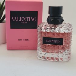 Valentino  

 Donna Born In Roma Eau de Parfum

 3.4 fl (USED) 