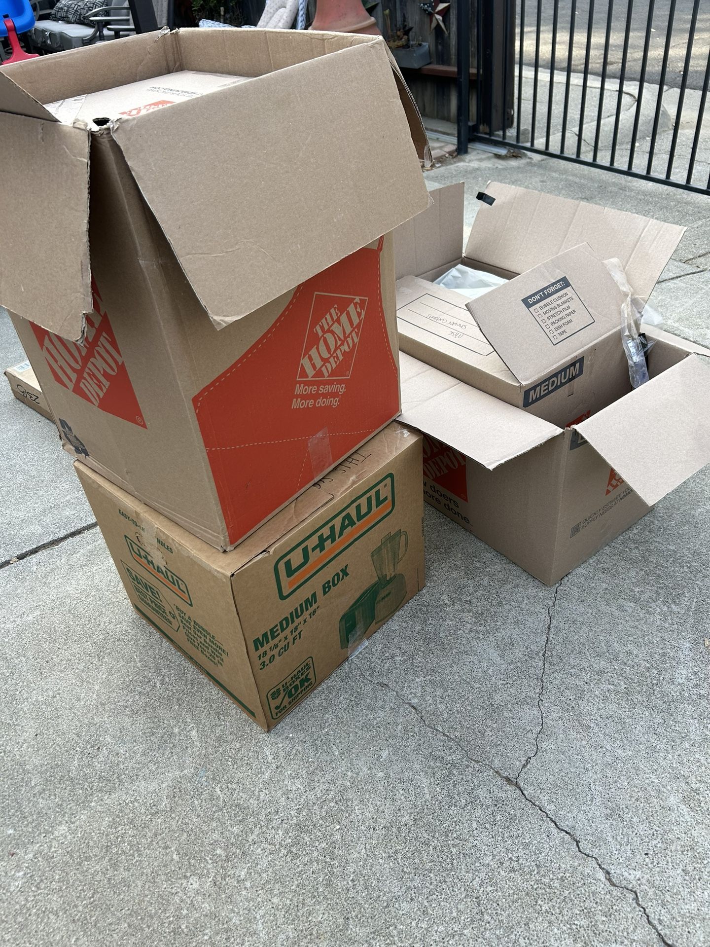 Free Moving Boxes 
