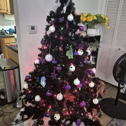 6 Foot Artificial Christmas Tree 