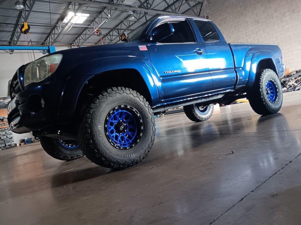 Tacoma Level Kits & Lift Kits Rims Tires Side Steps
