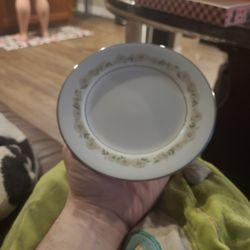 12 Piece China Set Noritaki 