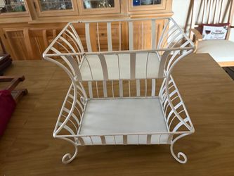 Vintage Chippy 2-Tier Metal Slatted Basket Stand Decor