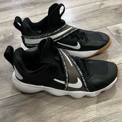  Nike React Hyper Set Indoor Court Shoes M7.5 / W9