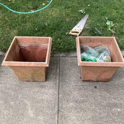 Flower pots, hard plastic terra-cotta color