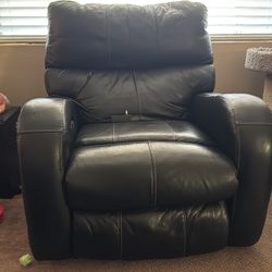Catnapper Black leather recliner