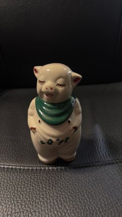 SHAWNEE SMILING PIG SINGLE SHAKER