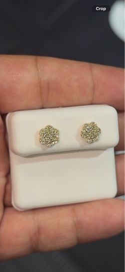 14k Yellow Gold Natural Diamond Earrings
