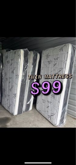 Twin size pillow top mattress