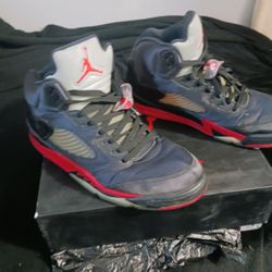 Jordan's 5 Retro Black And Red Size 13