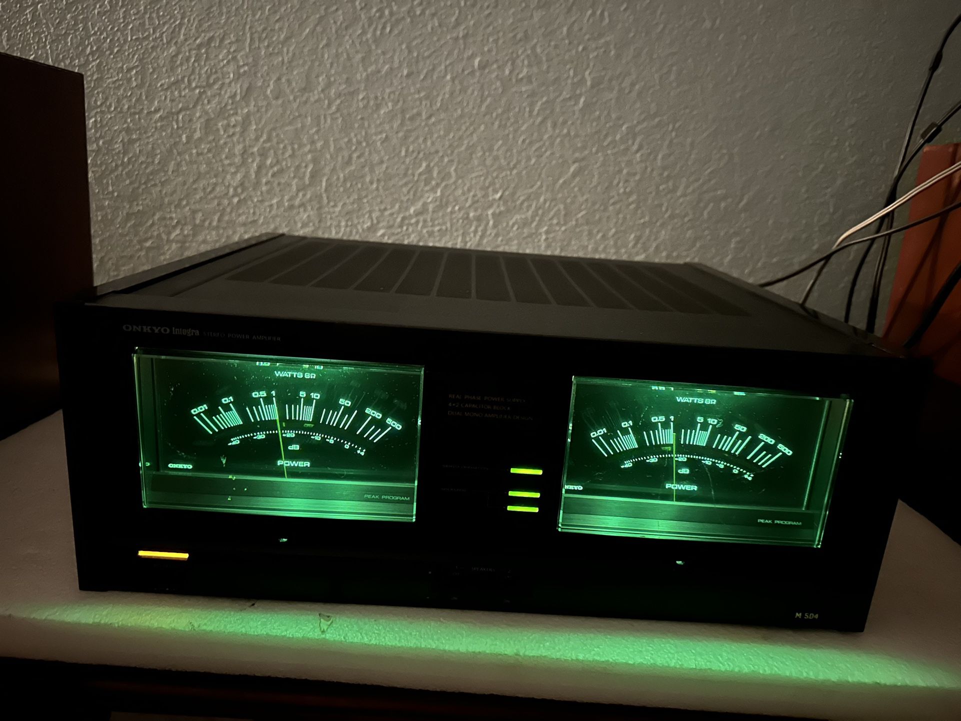 ONKYO M-504 Stereo Power Amplifier. 165 watts per channel 8 ohms.. Excellent Condition 