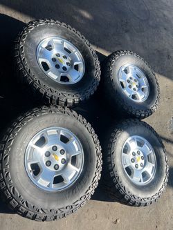 (4) 17” Chevy Wheels Installation Included