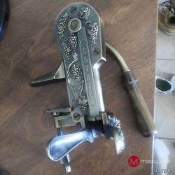 Vintage Rogar Estate Corkscrew Wine Bottle Opener