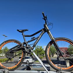 Santa Cruz Downhill Bike