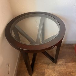 2 small End Tables