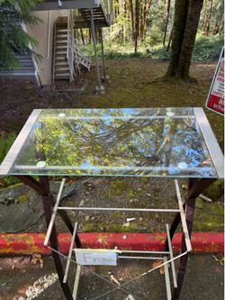 Shelf unit/TV stand w glass top shelf