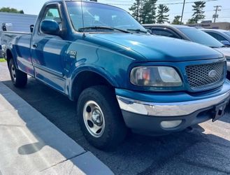 2001 Ford F-150 XL Short Bed 4WD