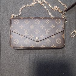 Louis Vuitton pochette félicie Purse Like New Condition 