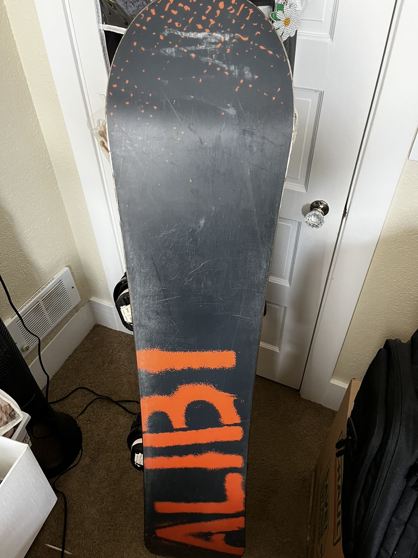 Alibi Snowboard