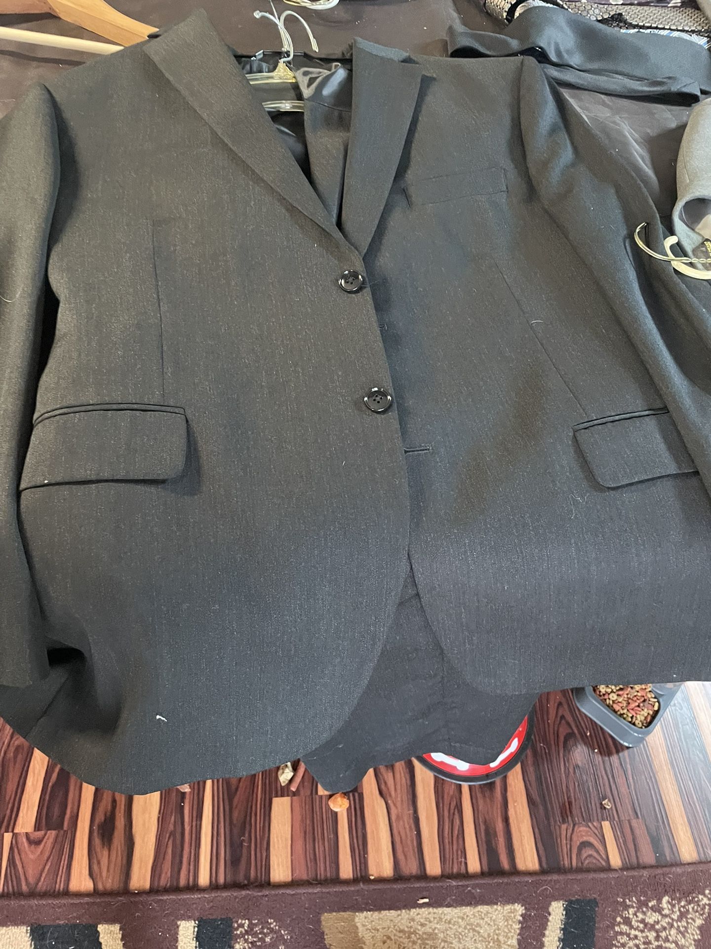 Jones New York Men’s South With Vest