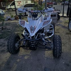 YFZ 450 quad in excellent condition, current green sticker. It's an incredible toy
