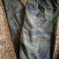 Camo Army Print Women’s Leggings Size Medium 