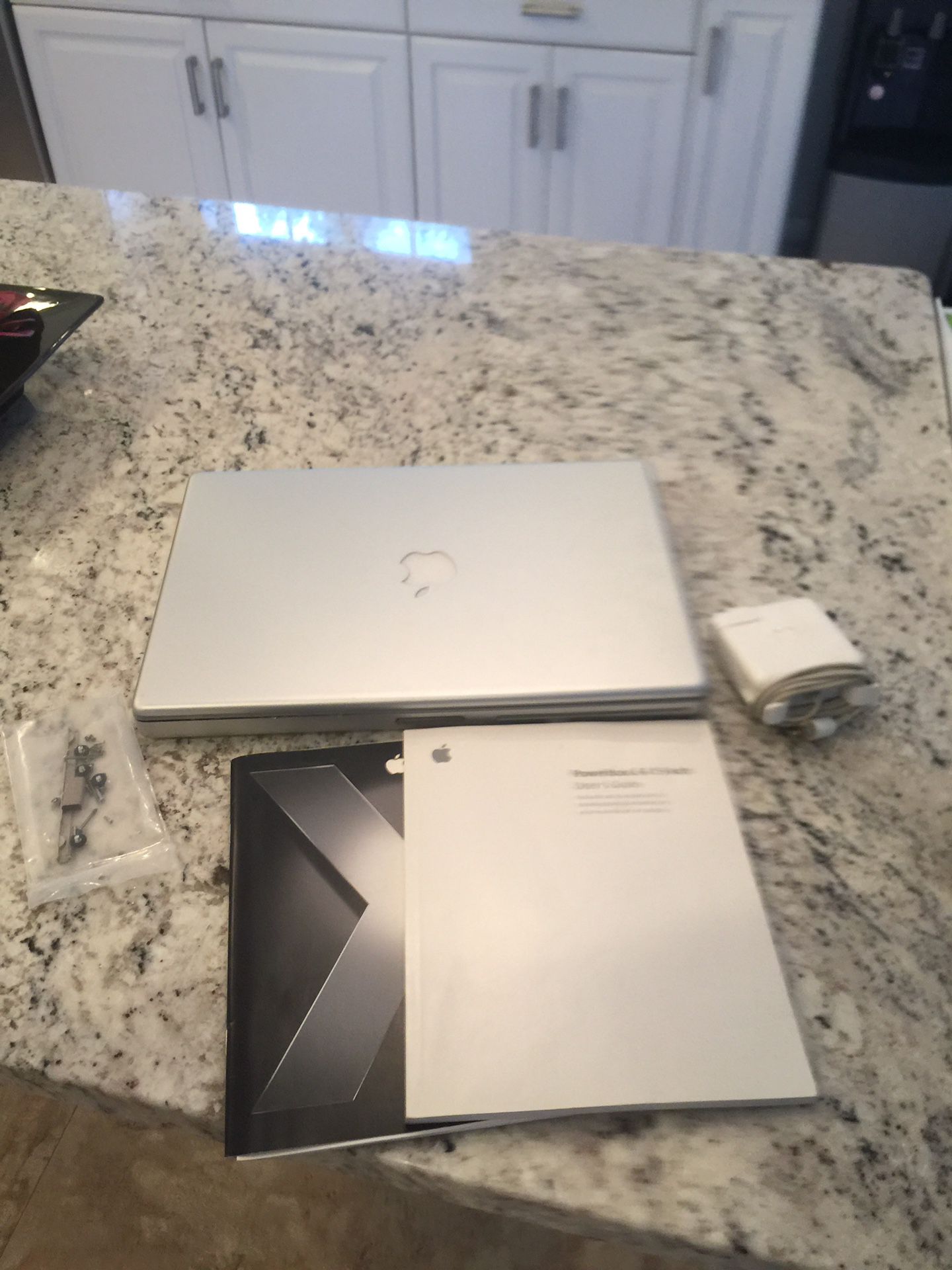 APPLE POWERBOOK G4 WITH CHARGER AND USER GUIDE