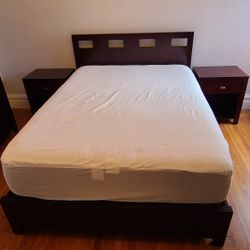 Queen Bedroom Set Wood Silver Hardware 
