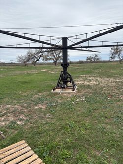 REFURBISHED 6 HORSE WALKER
