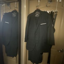 Mens Suit Like New