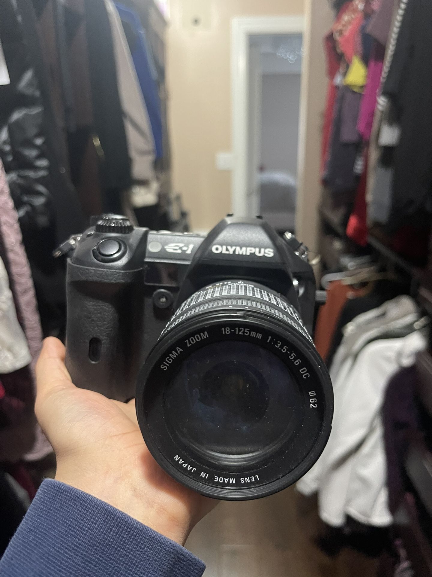 Olympus E-1 CAMERA + Lense