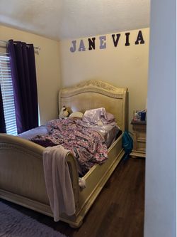 Bedroom set