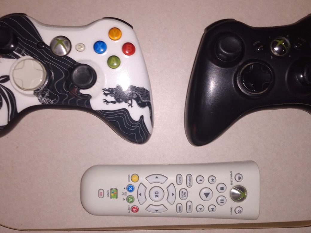 2 Xbox 360 Wireless Controllers,Media Remote