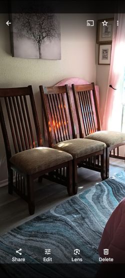 6 Dining Room Chairs 