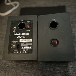 M-Audio AV 42 Left And Right Speakers 