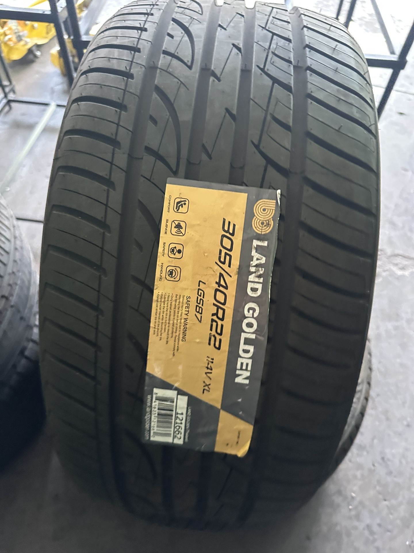 NEW TIRES LAND GOLDEN 305 40 22